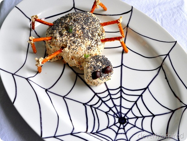 spider cheese ball (halloween appetizer) @cleverlyinspired (5)