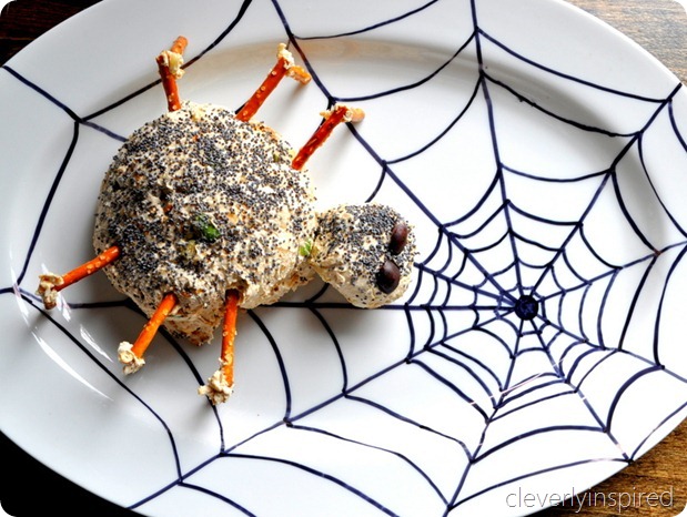 spider cheese ball (halloween appetizer) @cleverlyinspired (7)