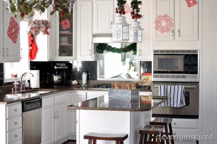 holiday decorating in the kitchen @cleverlyinspired (11)