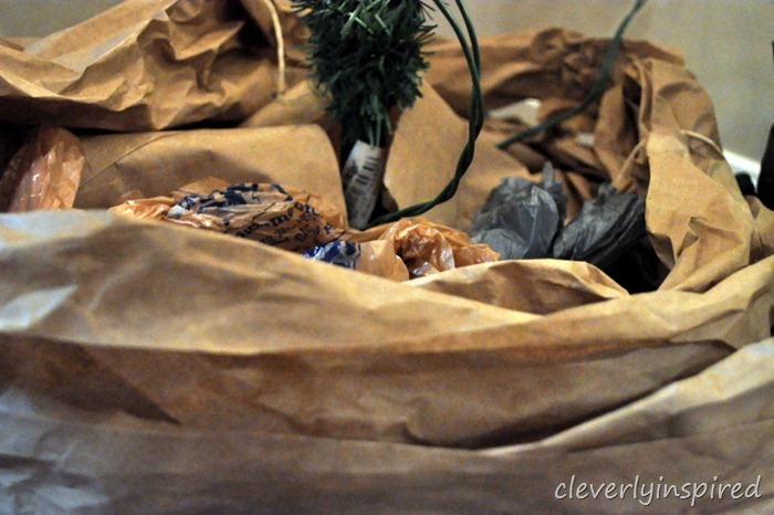 kraft paper tree skirt DIY @cleverlyinspired (2)