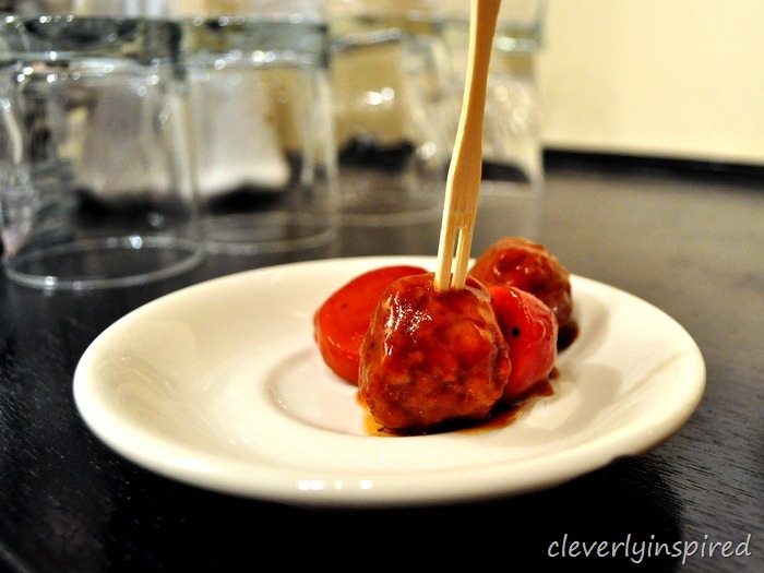 easy slow cooker sausage and meatball recipe (1)