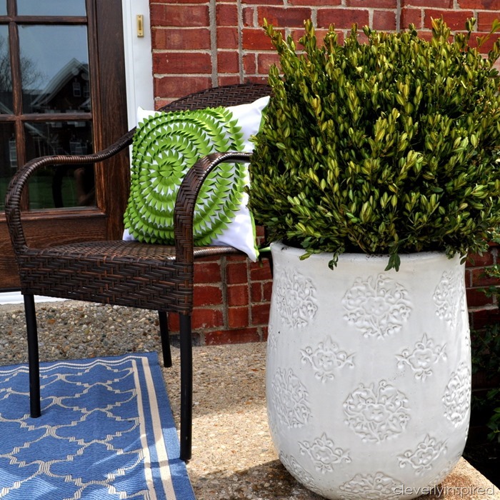 spring porch decor @cleverlyinspired (2)