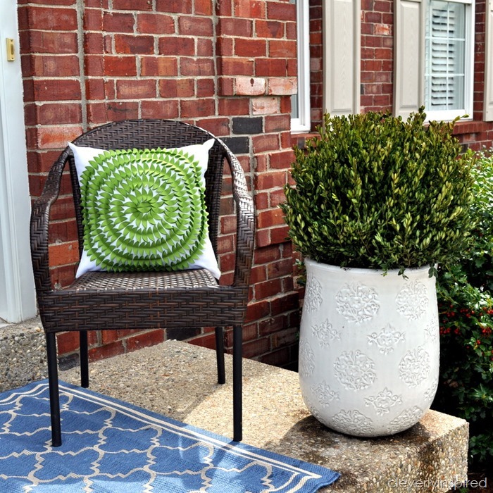 spring porch decor @cleverlyinspired (7)