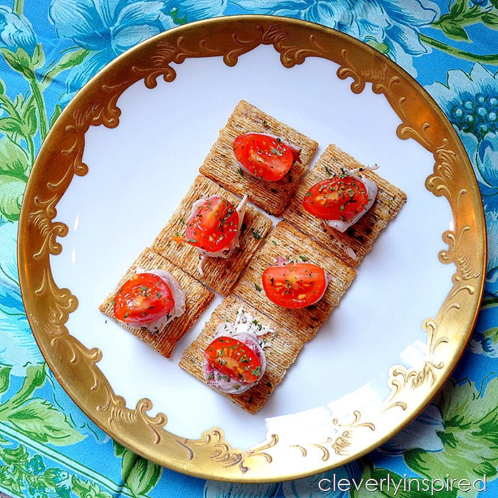 mini hot brown appetizer #triscuitsummersnackoff (1)