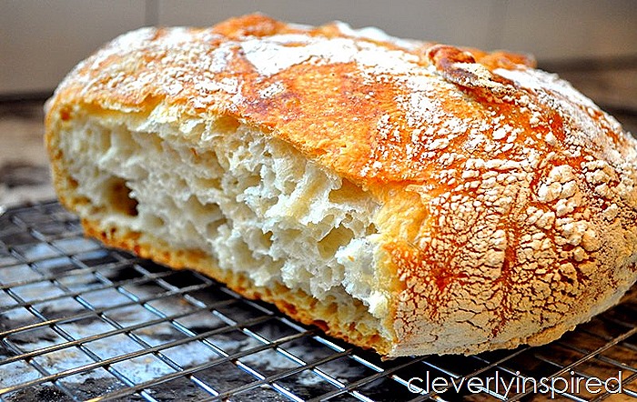 3 ingredient crusty bread recipe @cleverlyinspired (7)