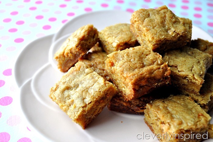 toffee bit blondie bars @cleverlyinspired (3)