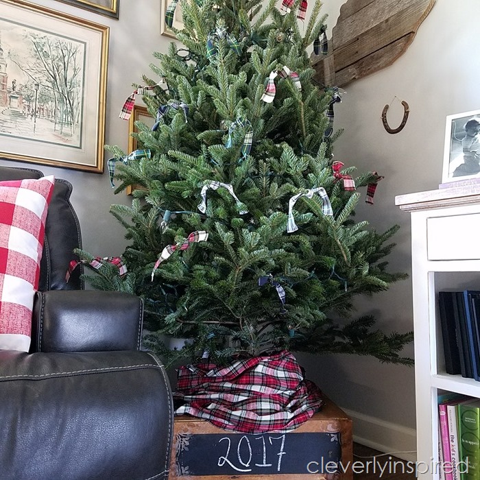 easy plaid christmas tree decor (5)